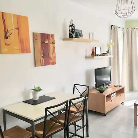 Olivia Budget Apartment *