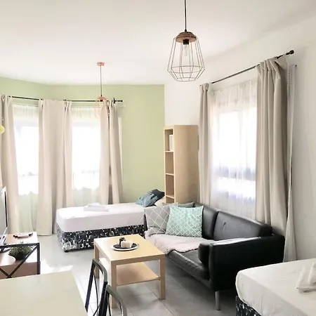 Olivia Budget Paralimni