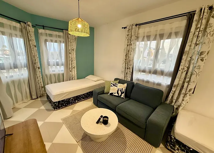 Olivia One Bedroom Renovated 2026 *